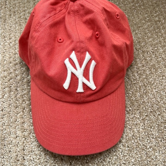 Genuine Merchandise Coral Yankees Cap with White Embroidery - Picture 1 of 4